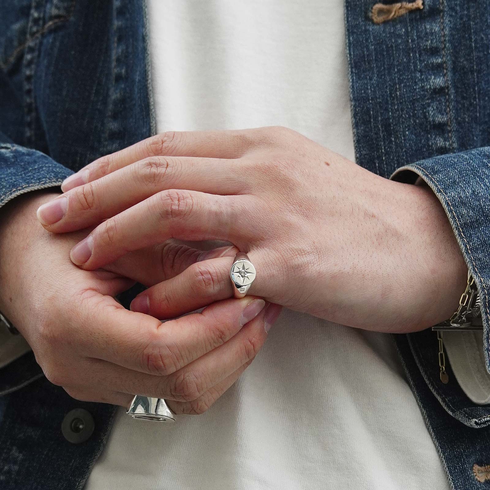 Oval Signature Ring - Silver w/Ash Diamond